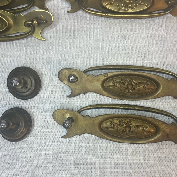 Bald Eagle Brass Antique Hardware Colonial Chippendale Drawer Pull 1” & 6.5” - Picture 4 of 4